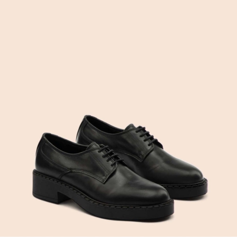 Maguire Parada women’s oxfords, size 40